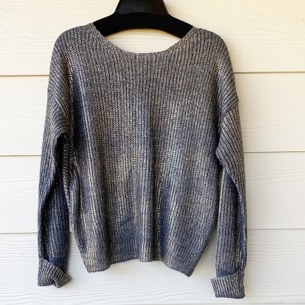 🆕Beautiful Shimmering Gold and Grey Sweater Sz L